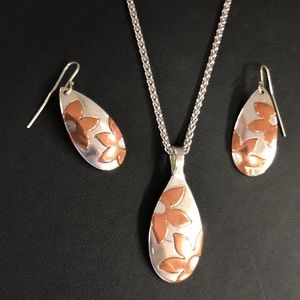 Retired James Avery Floating Flower Set